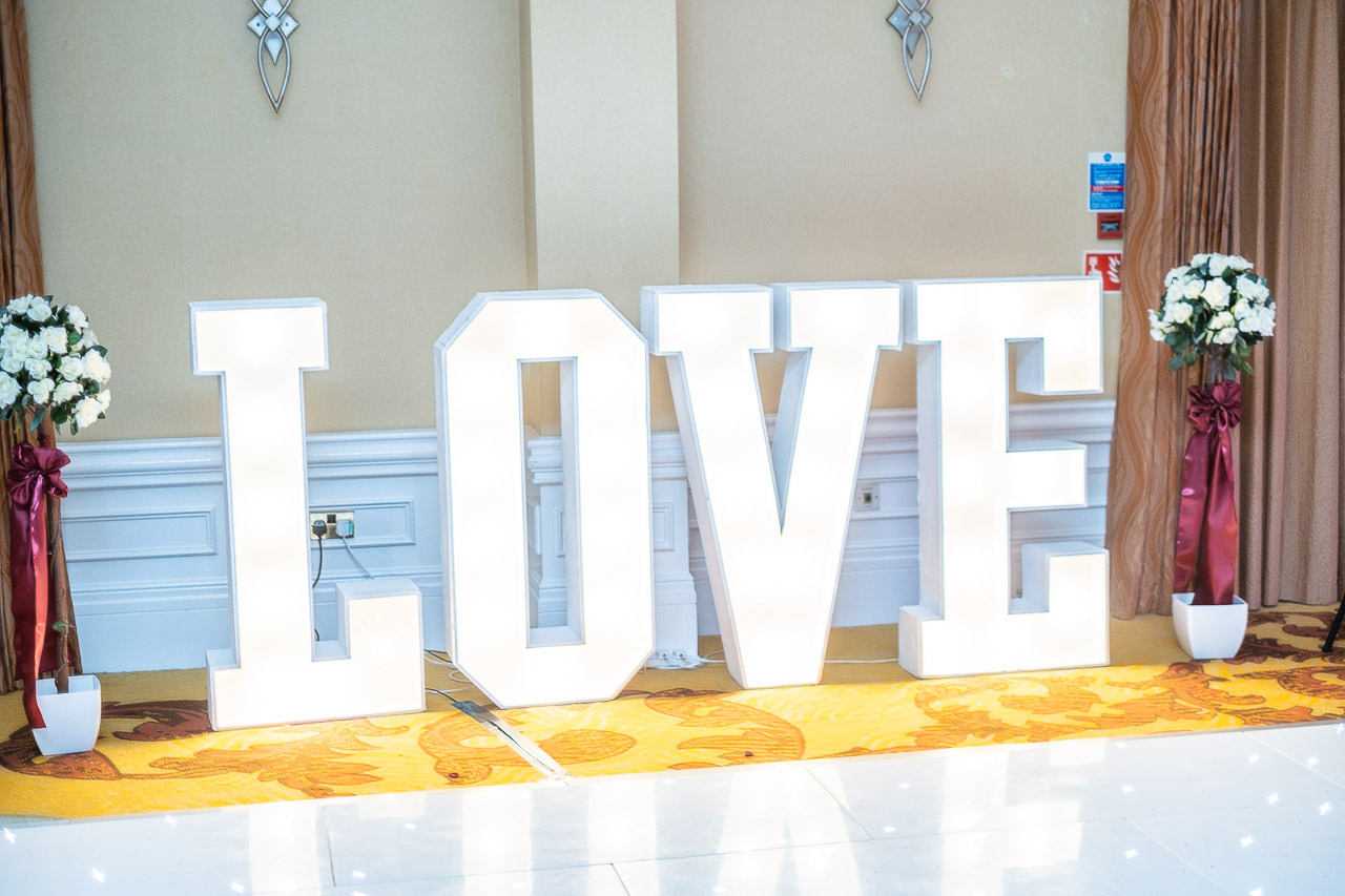 Customer for Life Club Bristol by Bristol photographer Andrew Miller 0103 AMPc AM41119 St Pierre Wedding Photography