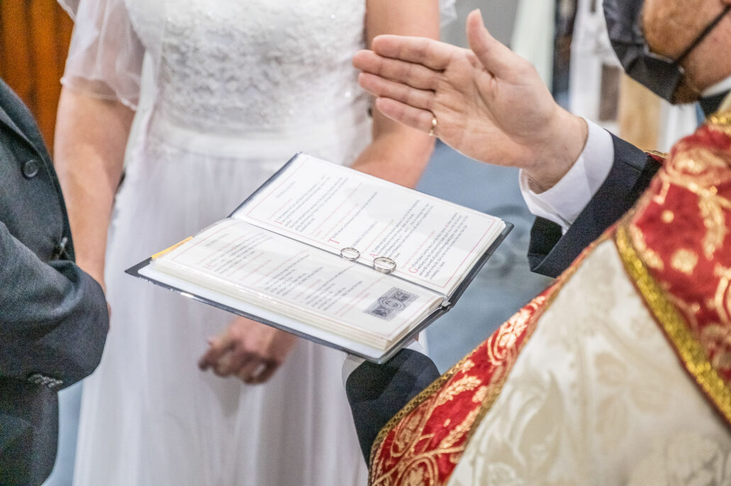Wedding Photography UK Wide Risca Wedding Photographer with Nicola & Steven (and Megan!!) 30 Wedding Photography UK Wide 030 AMPC Newport Wedding Photographer294 AMPC Risca Wedding Photographer AM68900 Col col