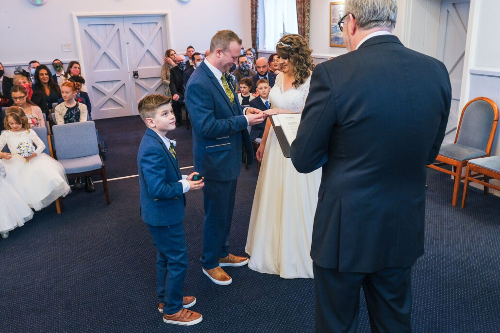 Wedding Photography UK Wide Painswick Golf Course wedding Photographer with #TheFingerfamily 20 Wedding Photography UK Wide 020 AMPC Painswick Golf Club Stroud Wedding Photographer AM70905 Col