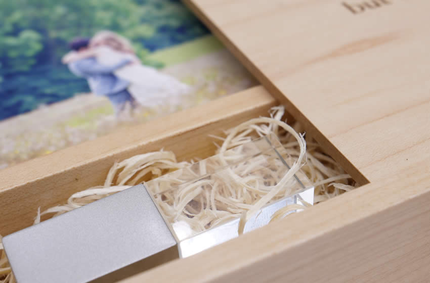 Wooden USB Box with straw. Waste of time 2 Wooden USB Box with straw. Waste of time