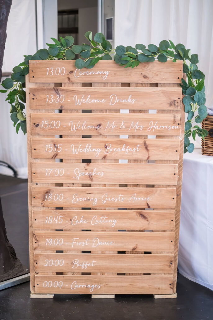 Wedding Photography UK Wide 0076 Llechwen Hall Mount Llanfabon Nelson Pontypridd CF37 4HP