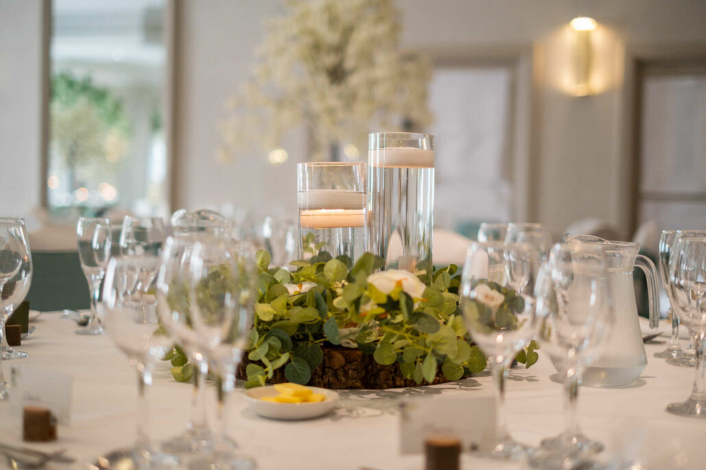 Choosing a Florist for Your Wedding Delta Hotels by Marriott Prices for Wedding Photography