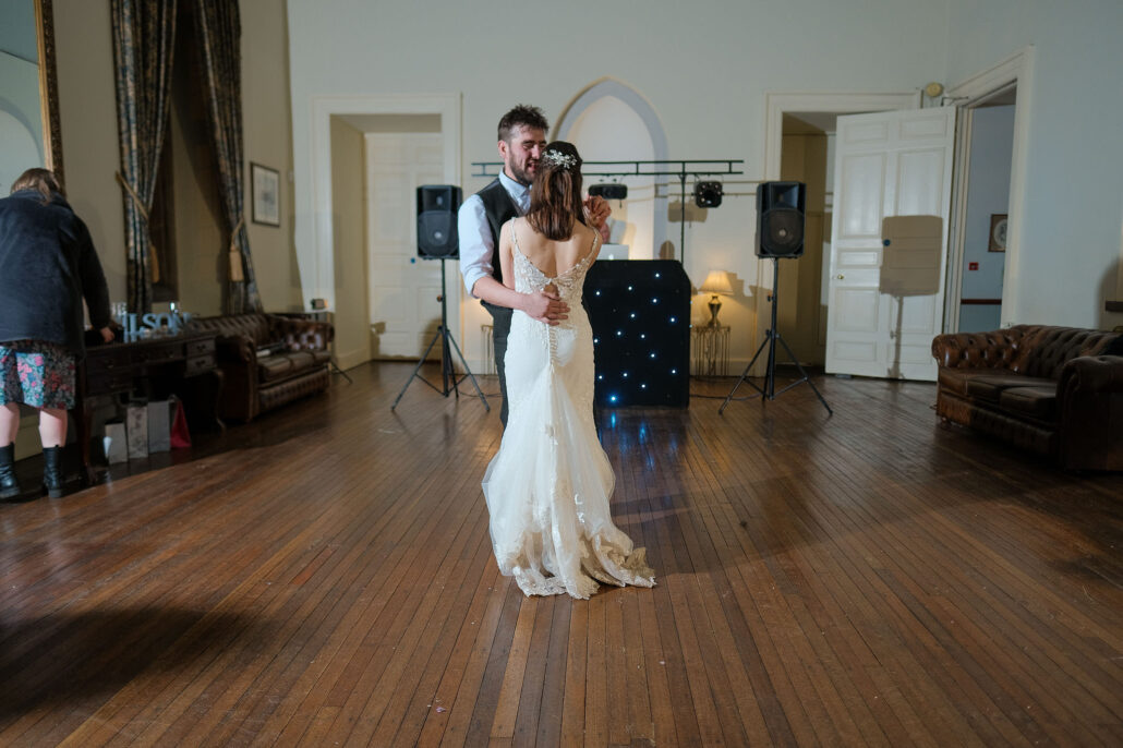 Wedding Photography UK Wide 079 AMPC Clearwell Castle Wedding Photography Bristol Wedding PhotographerAM079126 col